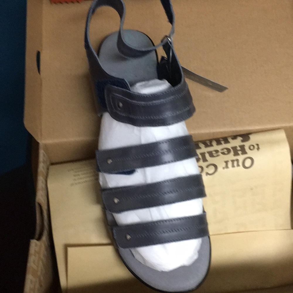 Propet sandals in navy, size 11D